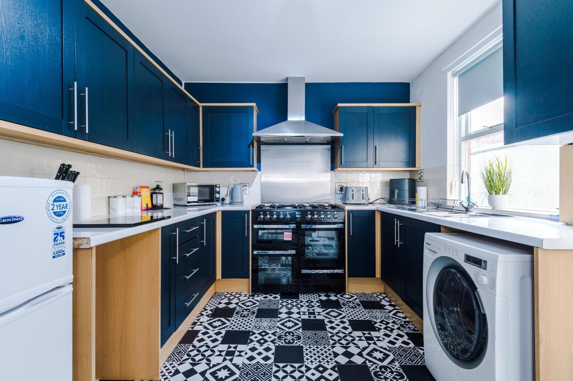Large 7 Bedroom Town House In Chester City Centre Εξωτερικό φωτογραφία