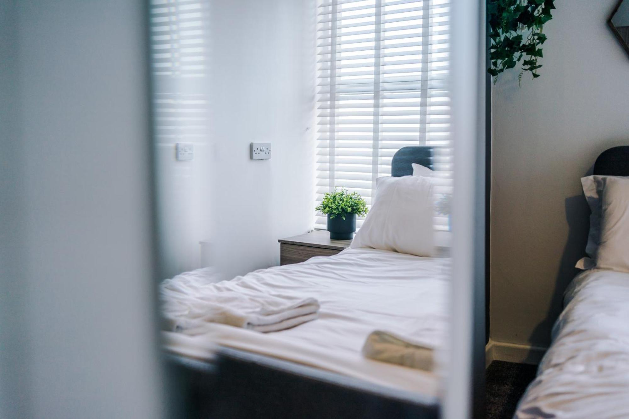 Large 7 Bedroom Town House In Chester City Centre Εξωτερικό φωτογραφία